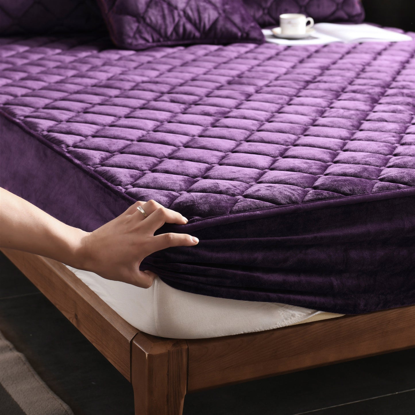 Crystal velvet mattress quilted thickened warm bedspread